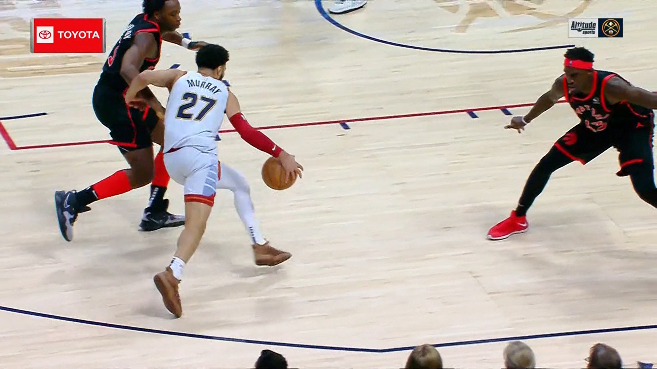 包含掘金横扫天津队，范弗利特刷新纪录的词条