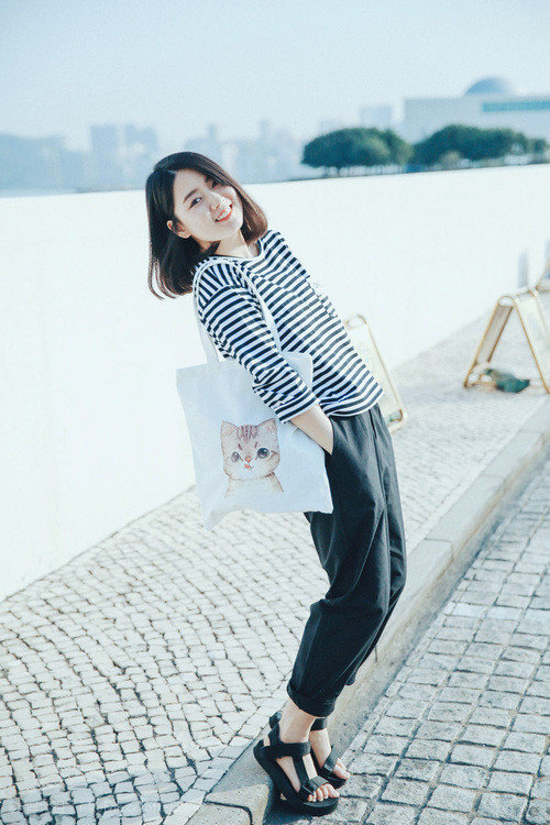 开云体育APP下载-逆势碾压，越南足球的荣耀之夜，德容导演世界杯积分战奇迹